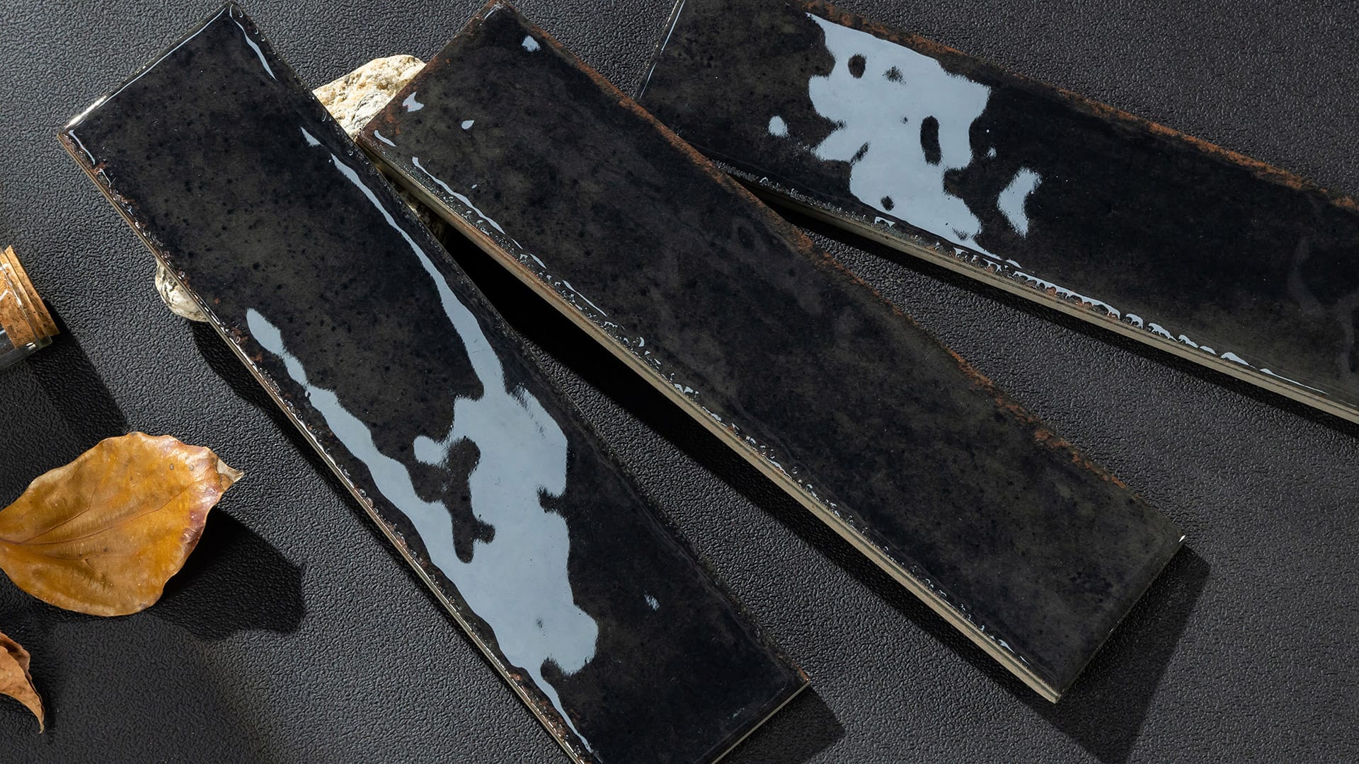 OTWAY BLACK 60X240 GLOSS