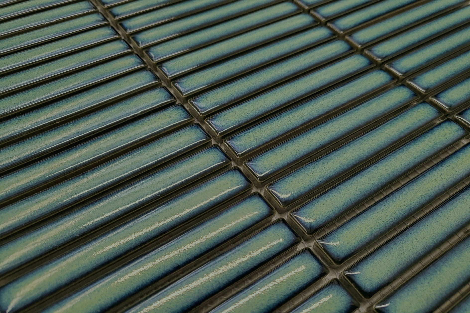 Yubi Vintage Green Gloss Kit Kat Mosaic Tile 284x296
