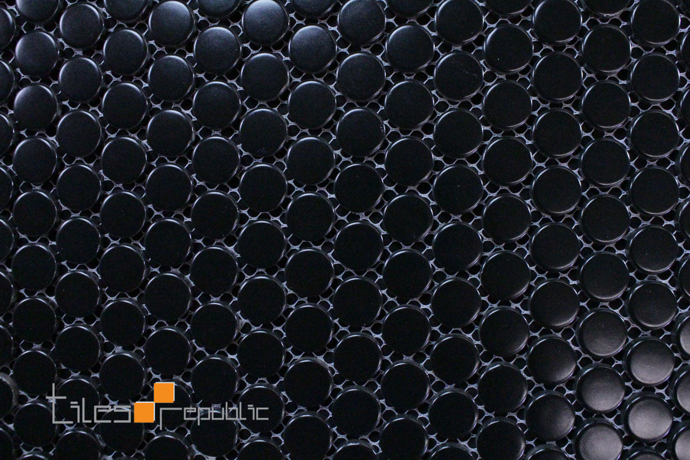 Penny Round Mosaic Black 315x294 Matt