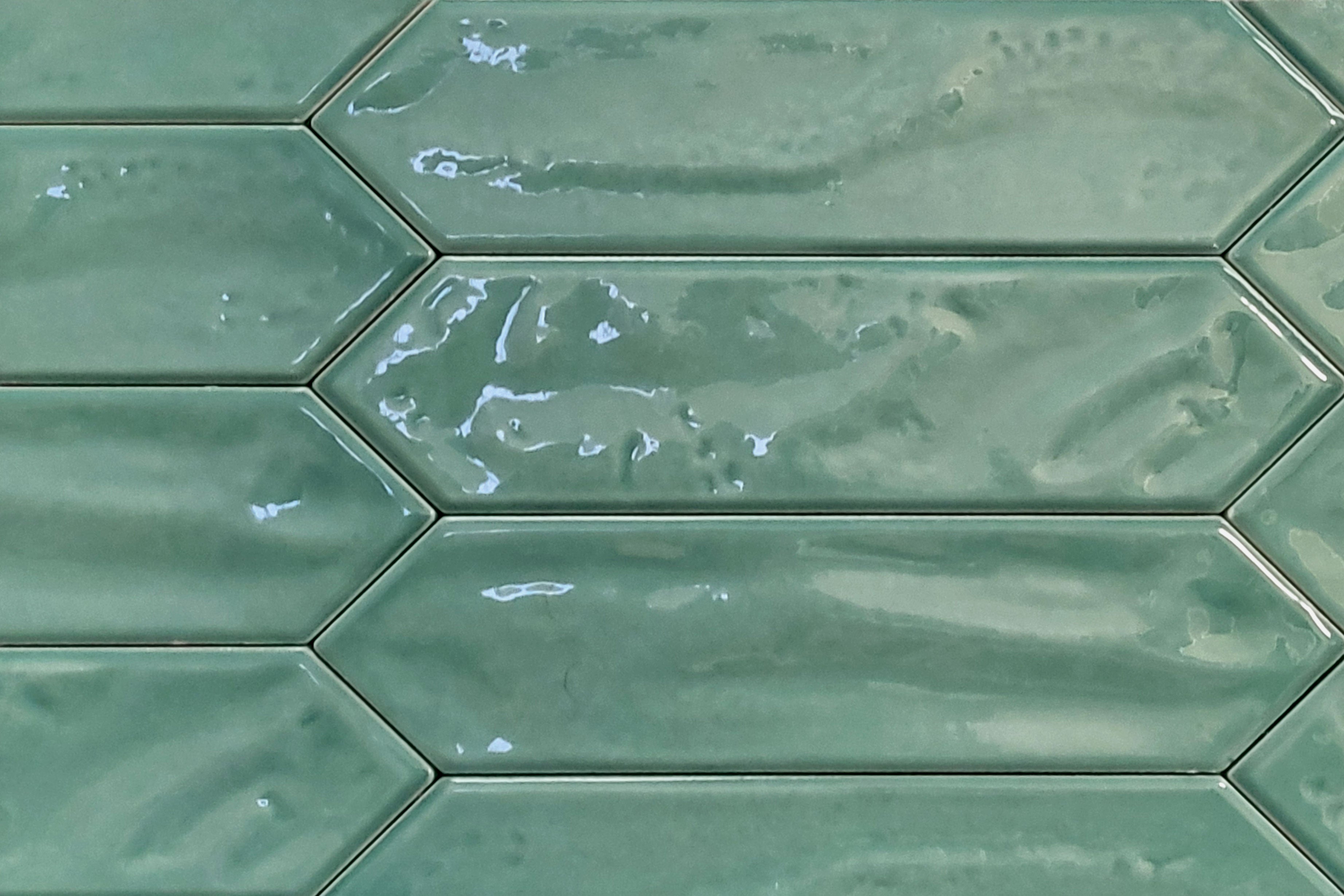 Picket Jade Green Gloss 75x300 Subway