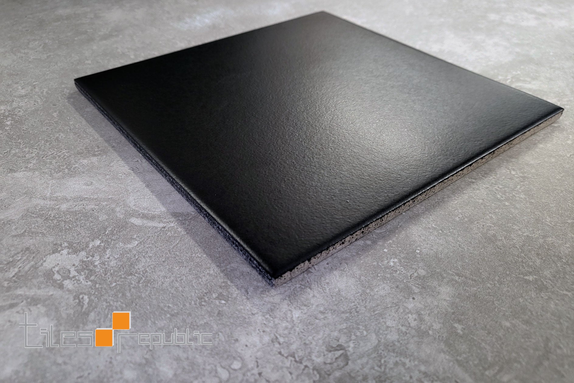 RICHMOND BLACK 200X200 MATT