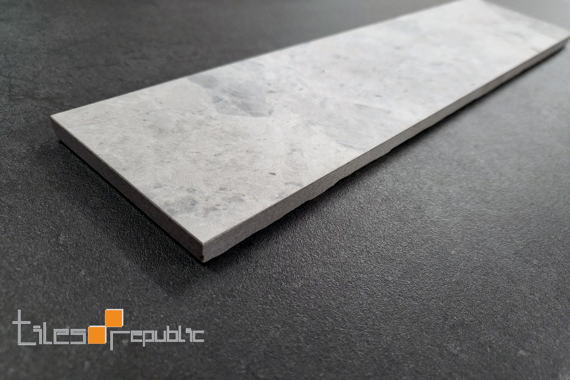 TUNDRA WHITE 75X300 MATT SMOOTH GRIP