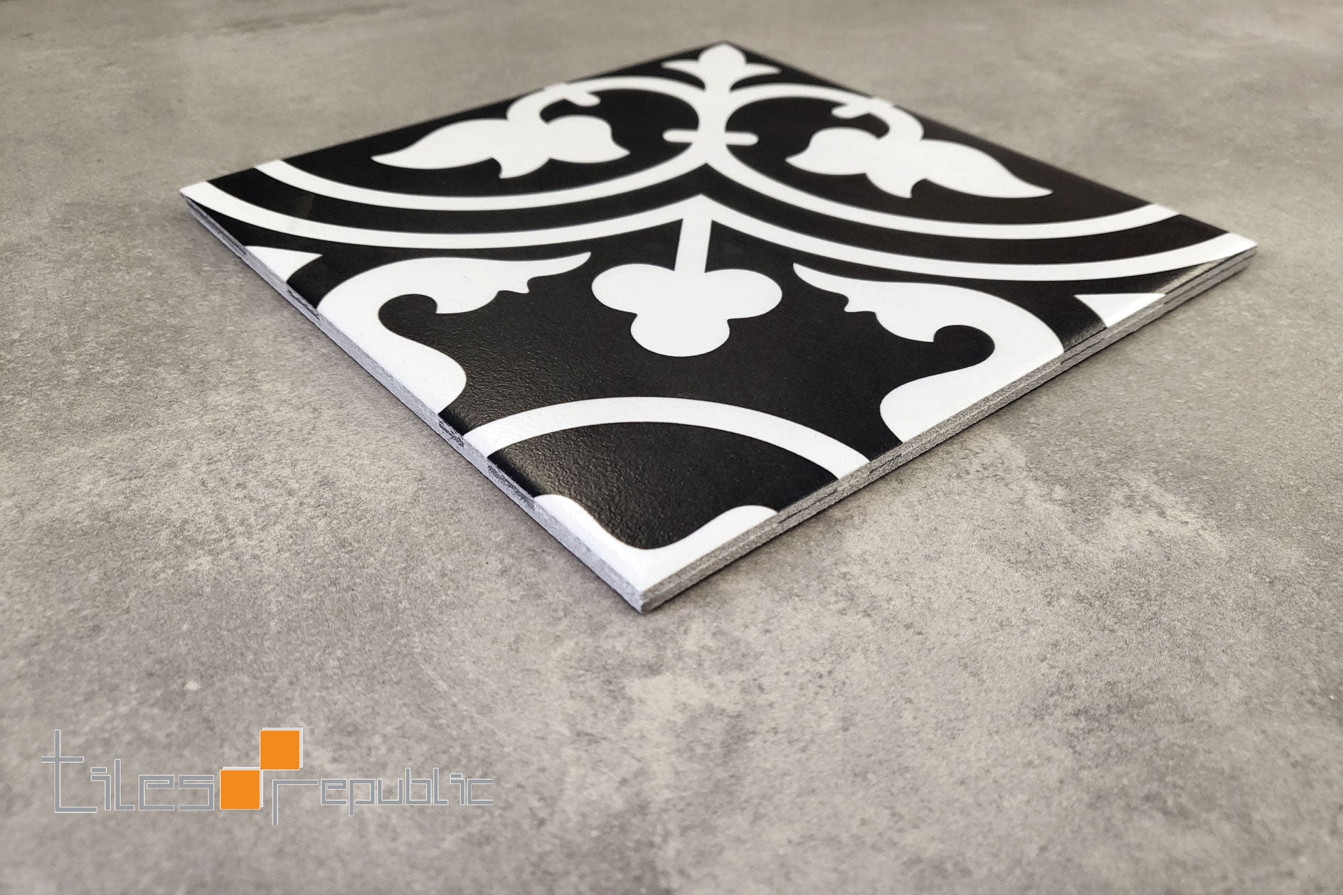 HERITAGE ASTER BLACK 200X200 MATT