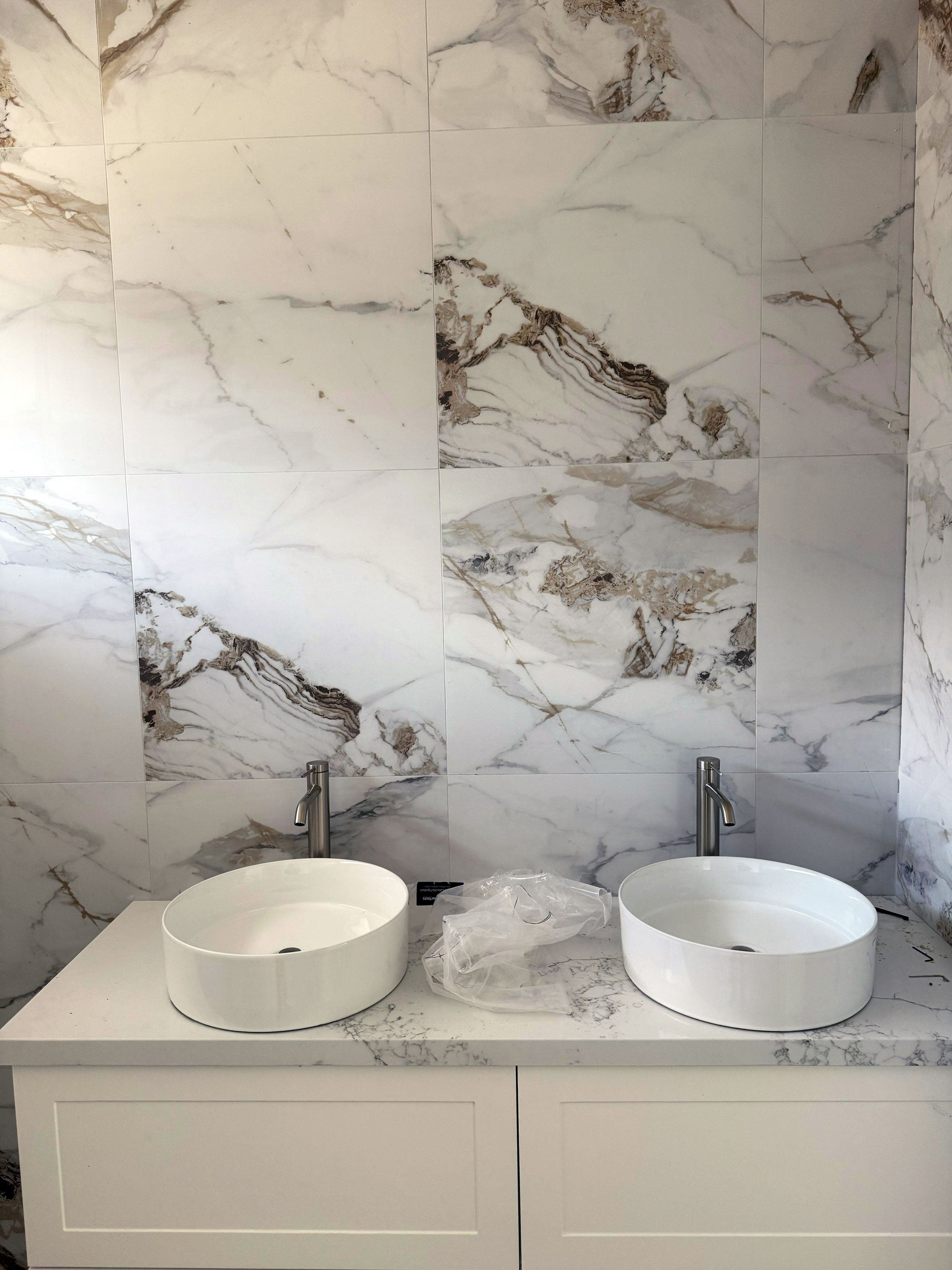 CALACUTTA GOLD 600x600 Polished