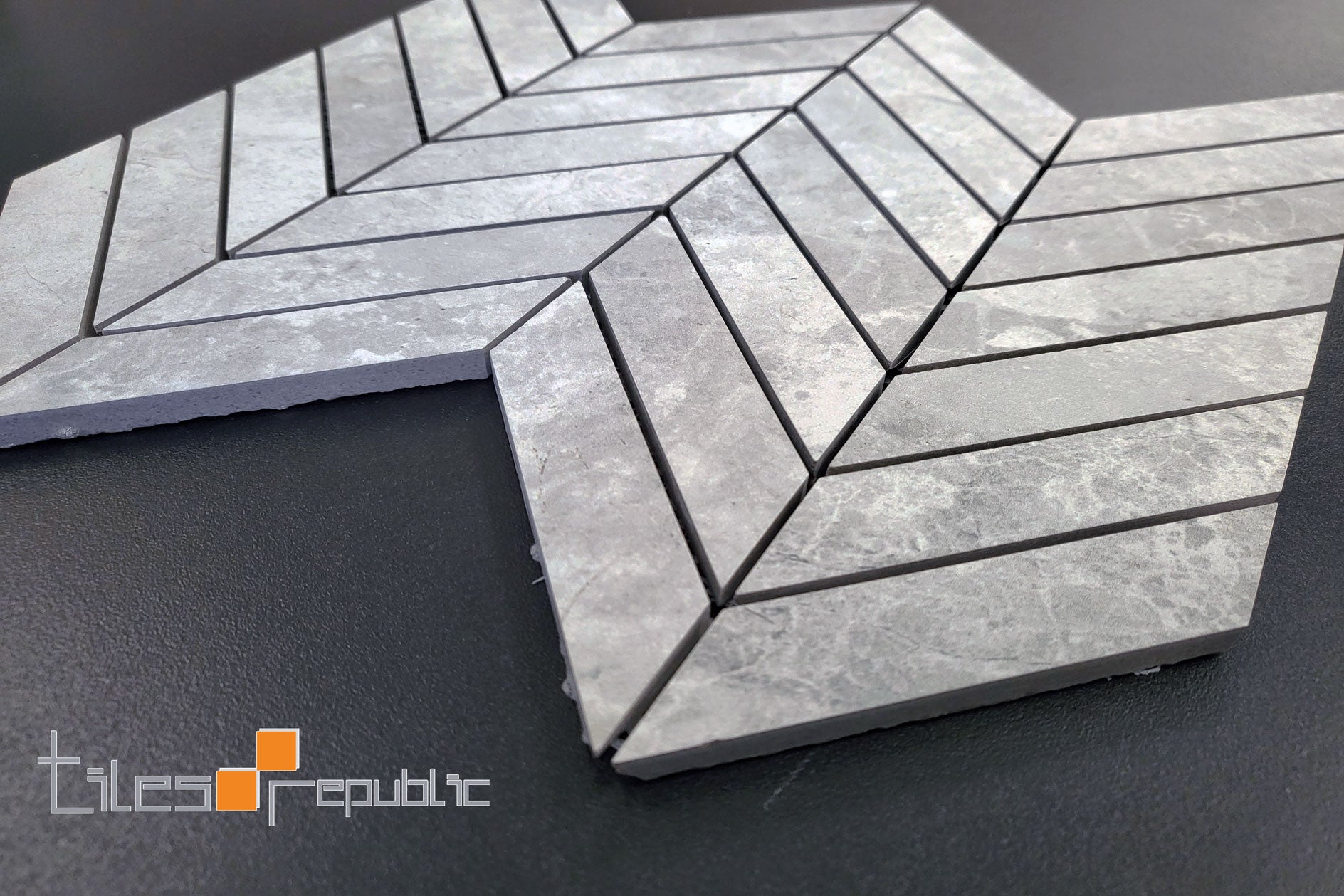 TUNDRA WHITE CHEVRON MOSAIC 283x310 MATT SMOOTH GRIP