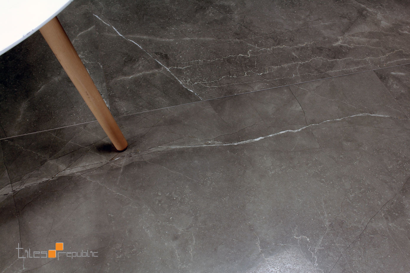 Veinstone Taupe Lappato 450x900