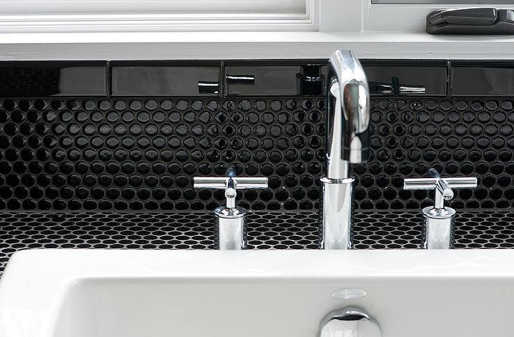 Penny Round Mosaic Black 315x294 Gloss