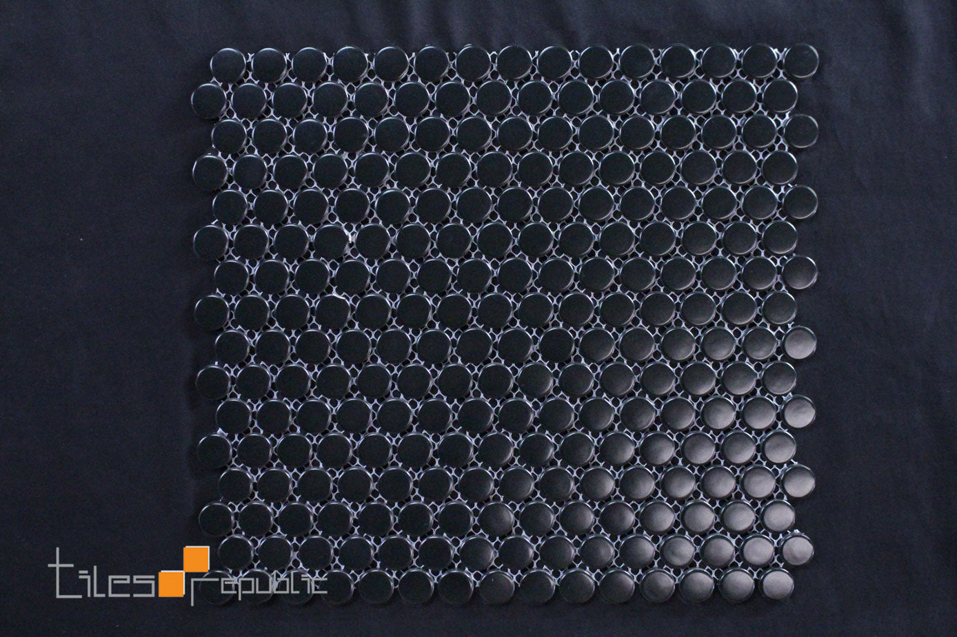 Penny Round Mosaic Black 315x294 Matt