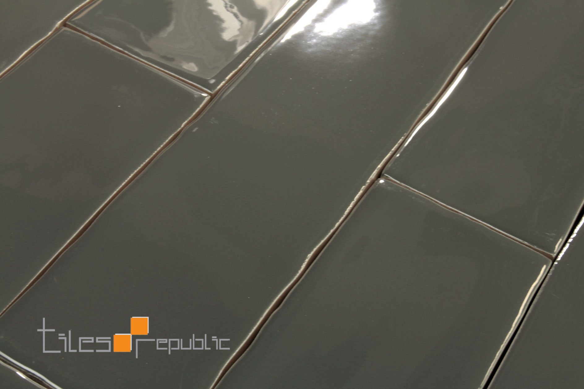 Mano Steel Gloss Handmade-Look 75x300 Subway Wall