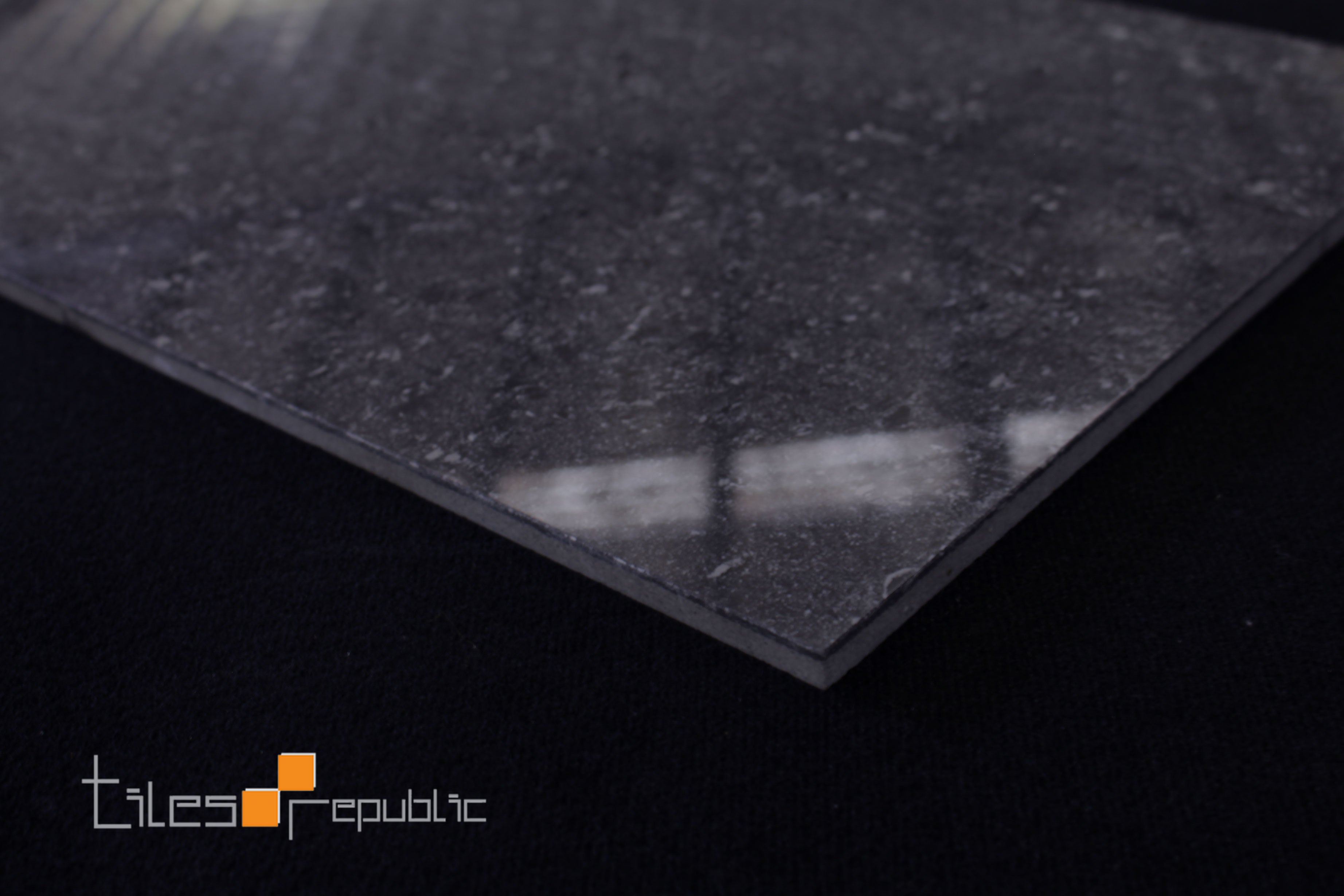 Kohl Grey Polished 300x600