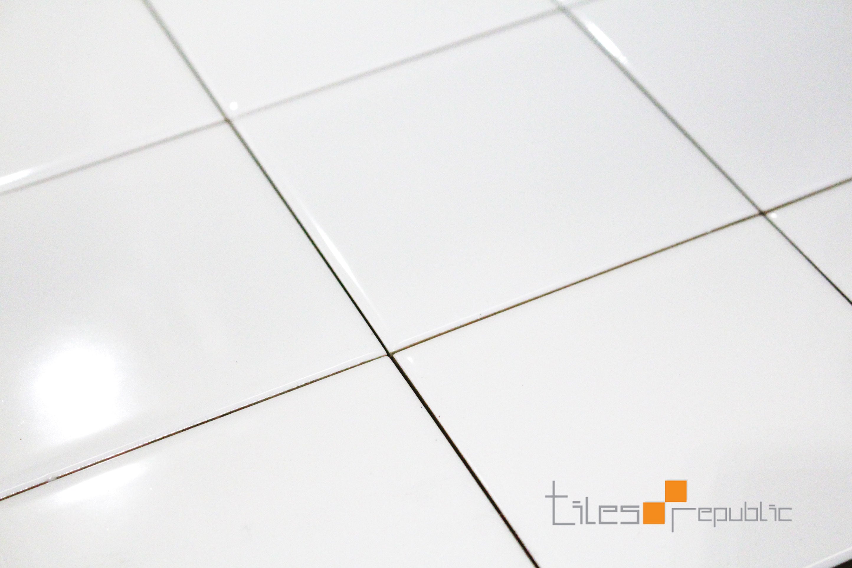 White Gloss 100x100 Wall