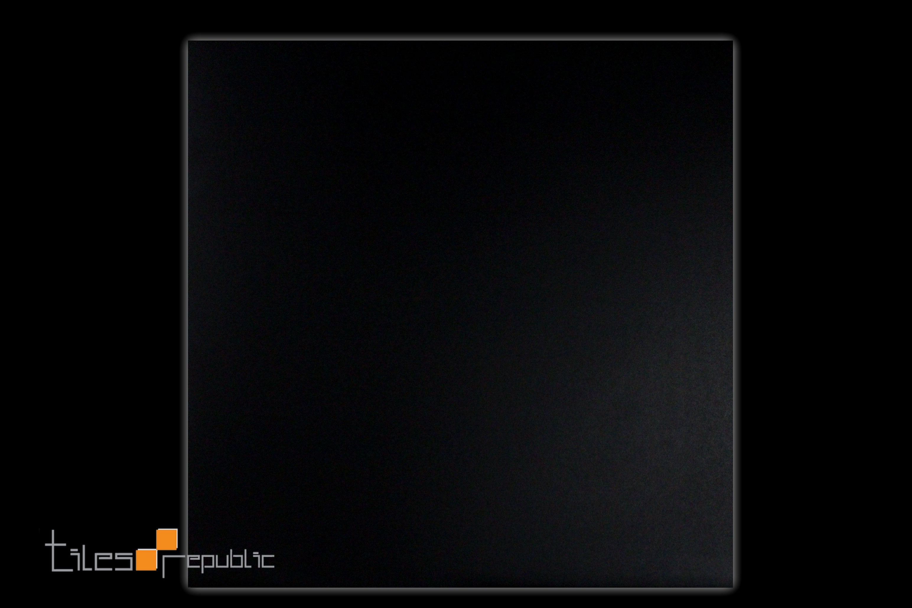 Urban Black Matt Full Body 600x600
